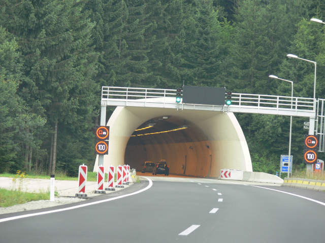 Mitterbergtunnel (1134 m)