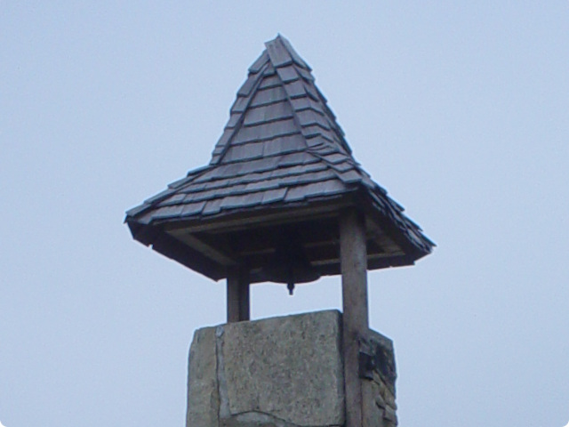Zvonika u chaty