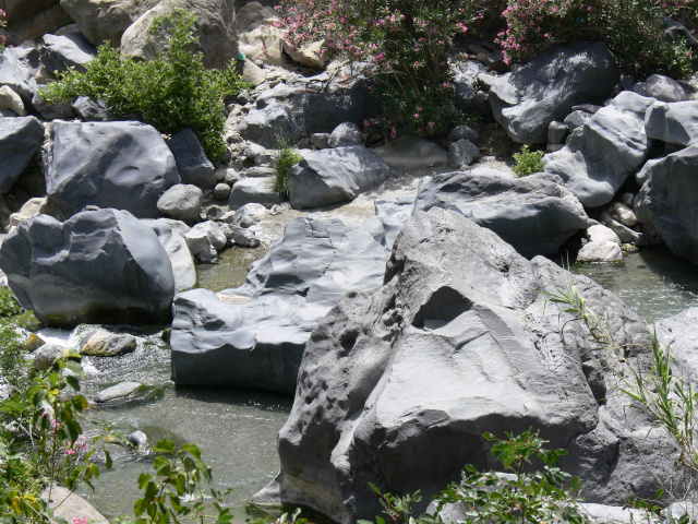 Kameny v ece Alantara