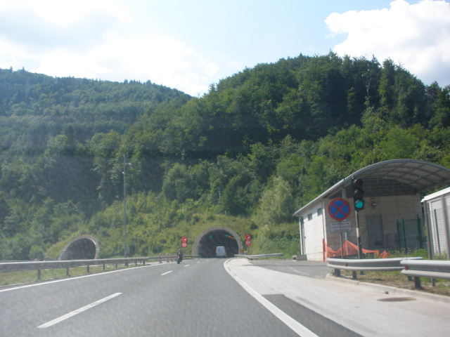 Tunel Loica (750 m)