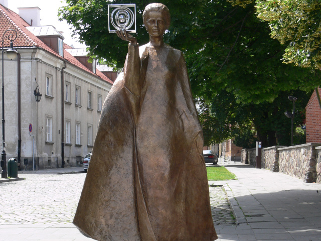 Socha Marie Curie-Skodowsk