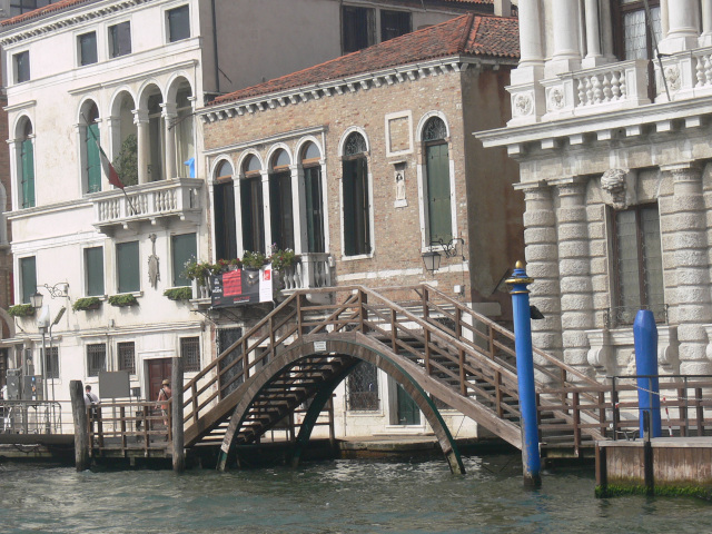 Ponte di Ca' Rezzonico