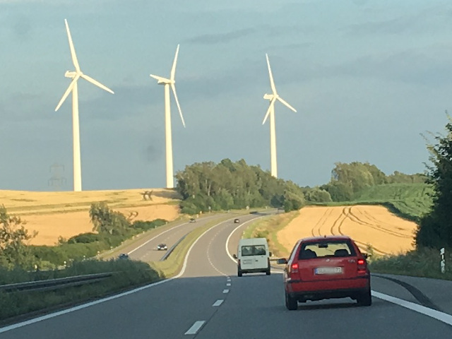 Větrné elektrárny u A14