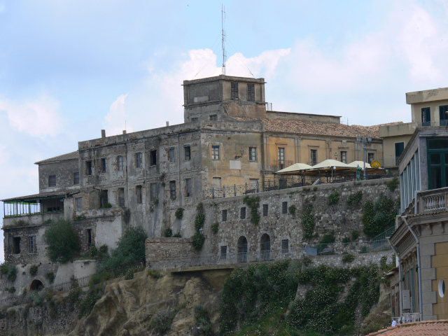 Pizzo, Palazzo Nobiliare