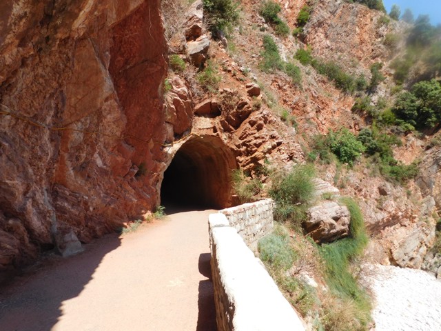 Tunel na vyhlídkové cestě