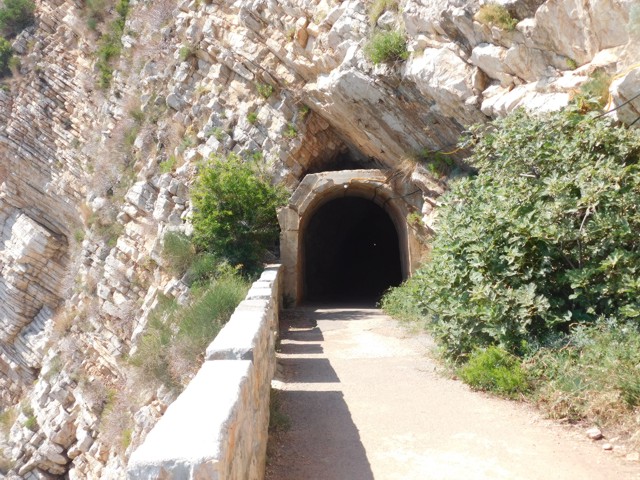 Tunel na vyhlídkové cestě