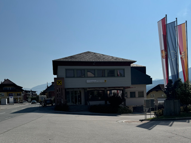 Raiffeisenbank Groglockner-Weiss.