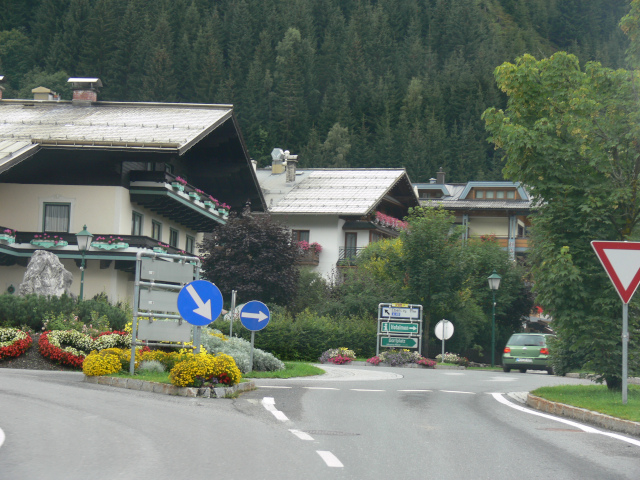 Kruhov objezd u Aparthotel Alpina