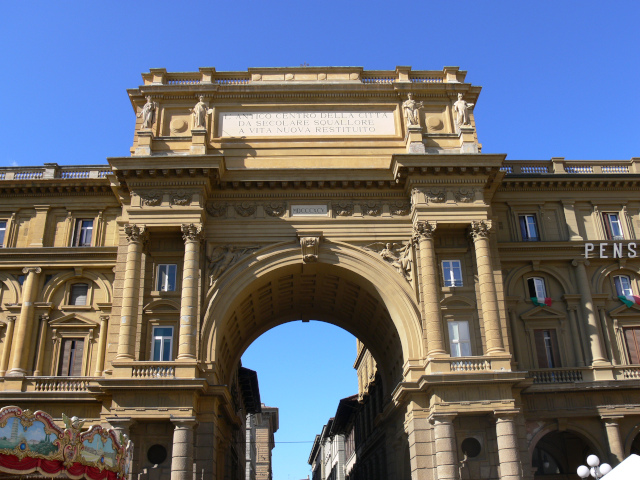 Arcone na Piazza della Repubblica