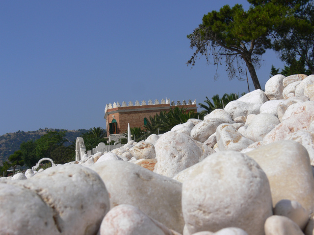 Kameny a Torre Saracena