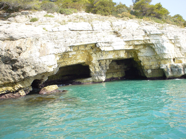 Mořské jeskyně