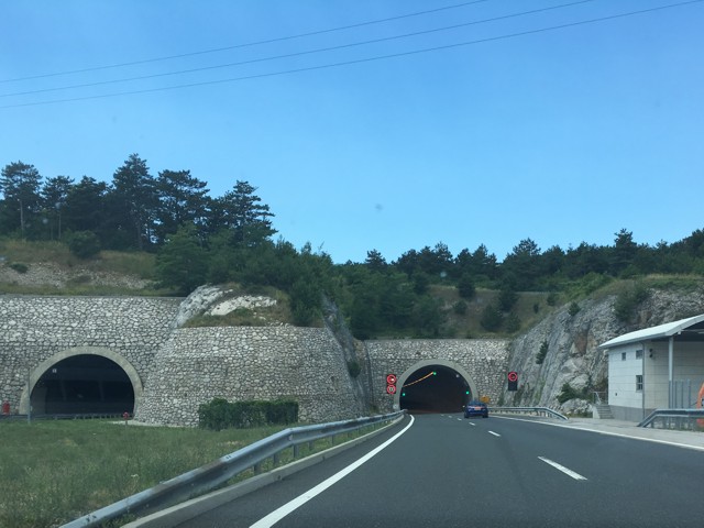 Tunel Kastelec (2240 m)