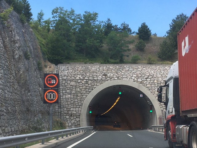 Tunel Kastelec (2240 m)