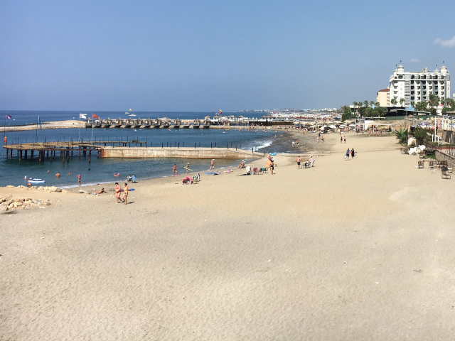 Beach of the Nox Inn Deluxe hotel