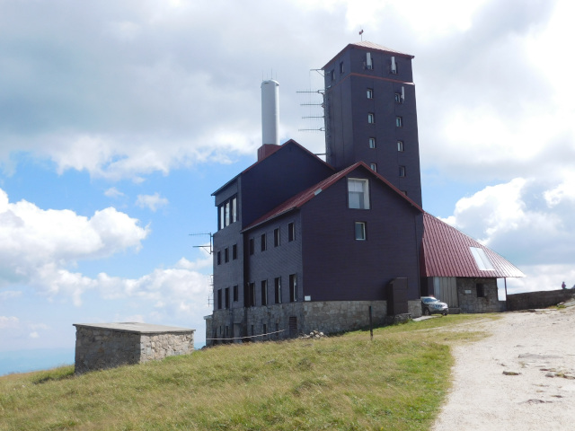 Bouda u Snnch jam (1490 m)