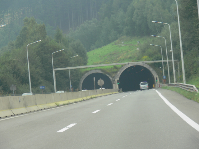 Niklasdorftunnel (1300 m)