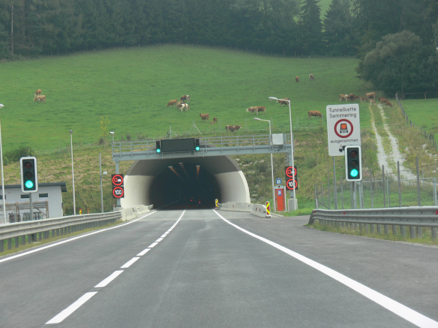 Ganzsteintunnel (2100 m)