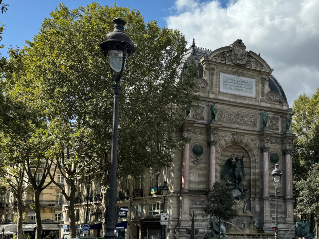 Fontaine Saint-Michel