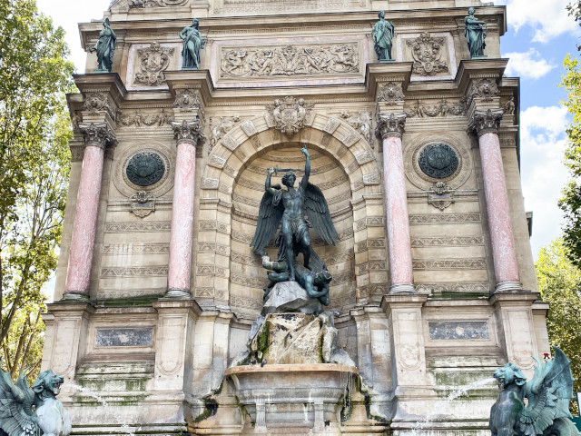 Fontaine Saint-Michel