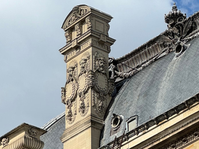 Detail komnu