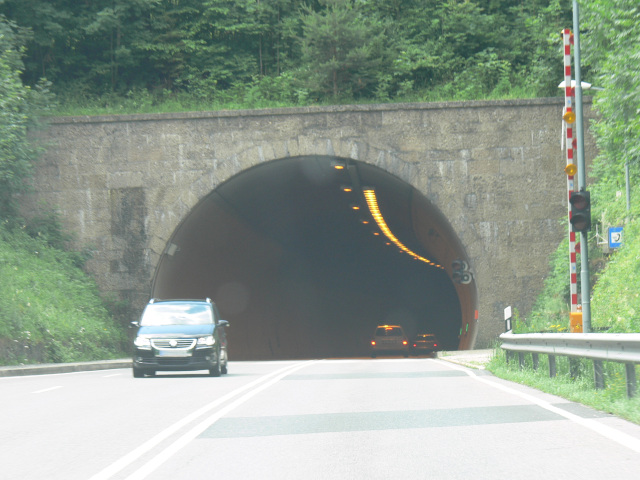 Wendelbergtunnel (483 m)