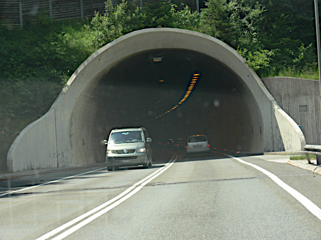 Achbergtunnel (1498 m)
