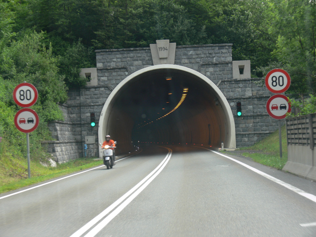Lärchbergtunnel (1859 m)