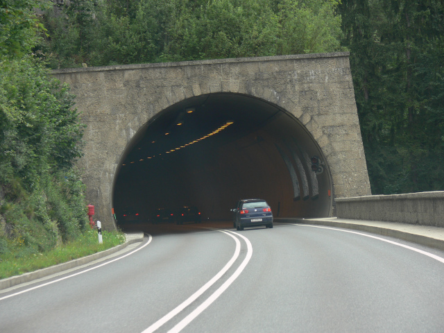 Wendelbergtunnel (483 m)