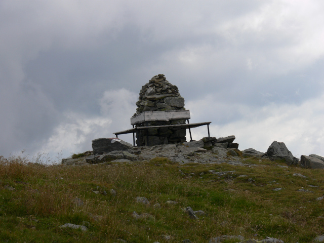 Mohyla na vrcholu Wildkogel