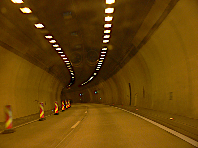 Herzogberg Tunnel (2007 m)