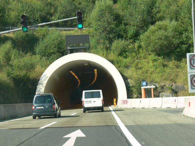 Gräbern Tunnel (2148 m)