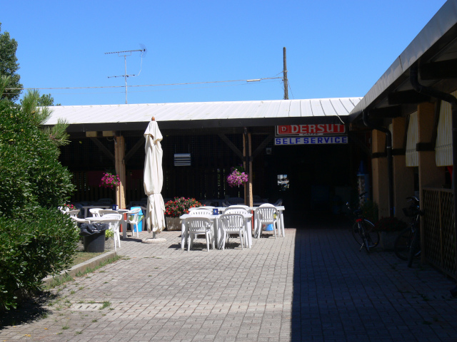 Bar, herna a bazar