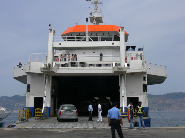 Trajekt Caronte & Tourist