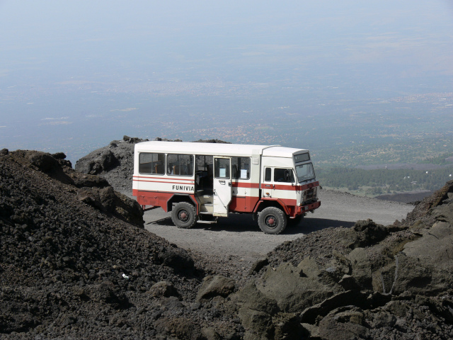 Jeep-bus