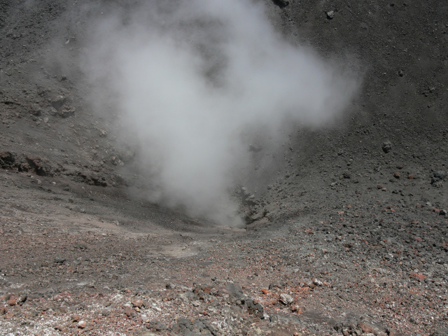 Kouř mezi krátery