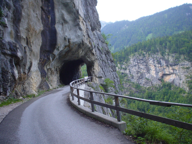 Tunel nad údolím Echerntal