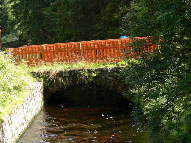 Most přes plavební kanál