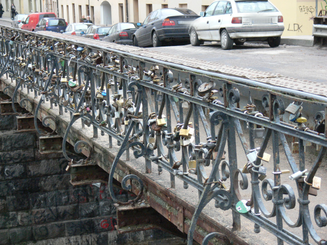 Most přes řeku Vilnia se zámky